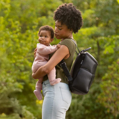 Nuna essential bag caviar